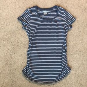 Shirt sleeve maternity shirt